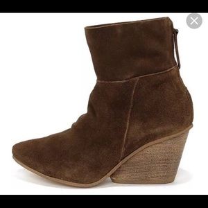Matisse East Brown Suede Wedge Boots